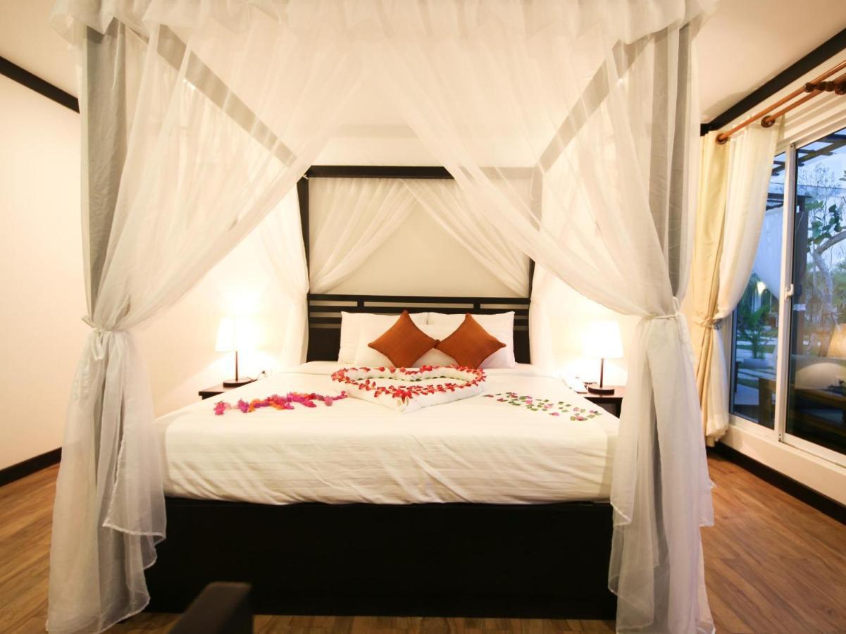 Twin Palms Resort Sihanoukville Extérieur photo