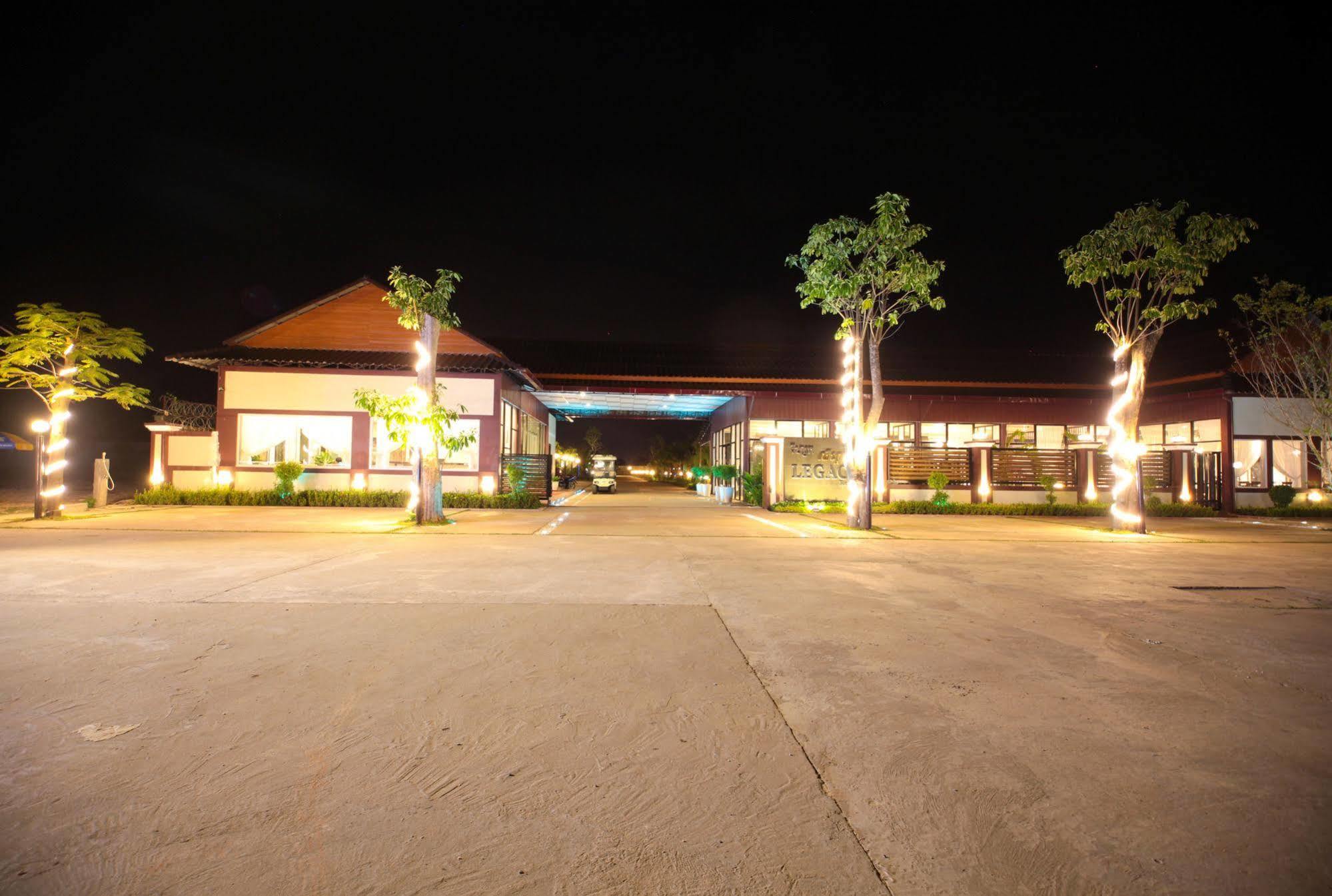 Twin Palms Resort Sihanoukville Extérieur photo