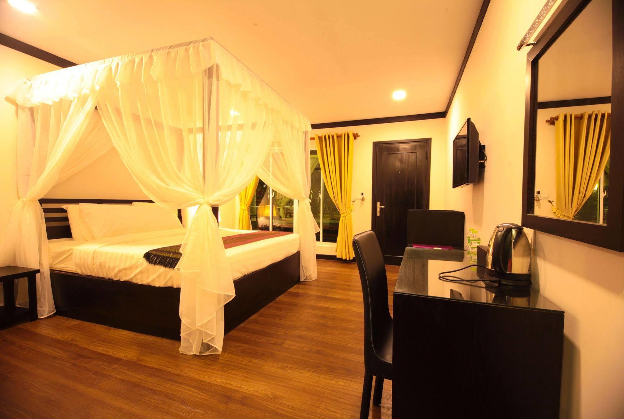 Twin Palms Resort Sihanoukville Extérieur photo