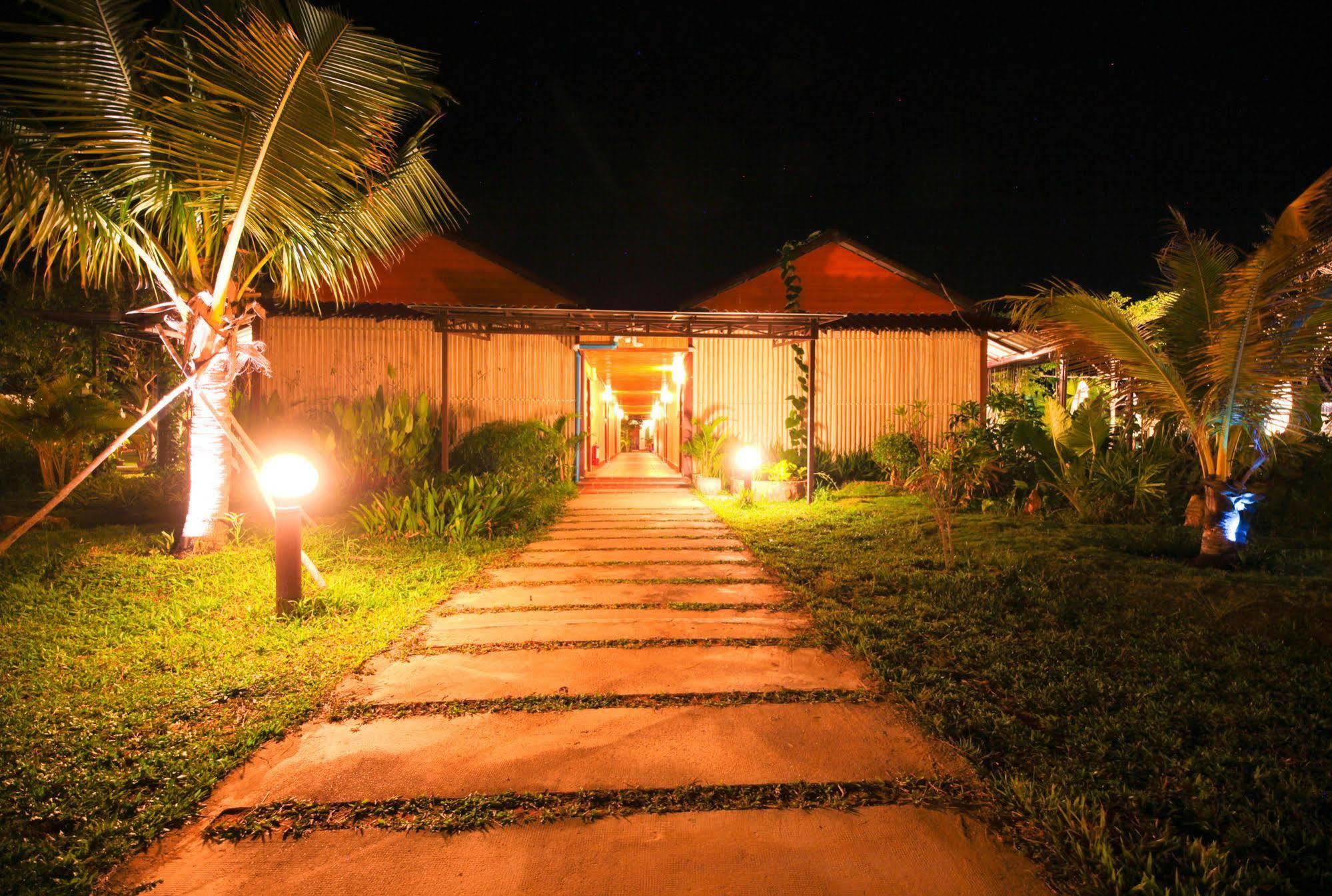 Twin Palms Resort Sihanoukville Extérieur photo